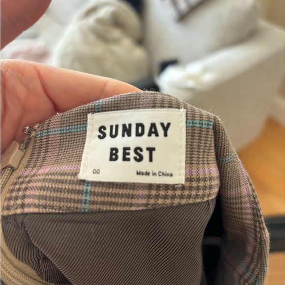 Aritzia Sunday Best Pleated Skirt - Picture 3 of 4